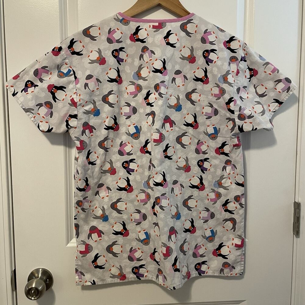 Dickies Penguin Paisley Festive Winter Print Scrub Top Size Small Cotton Gray - Picture 3 of 7
